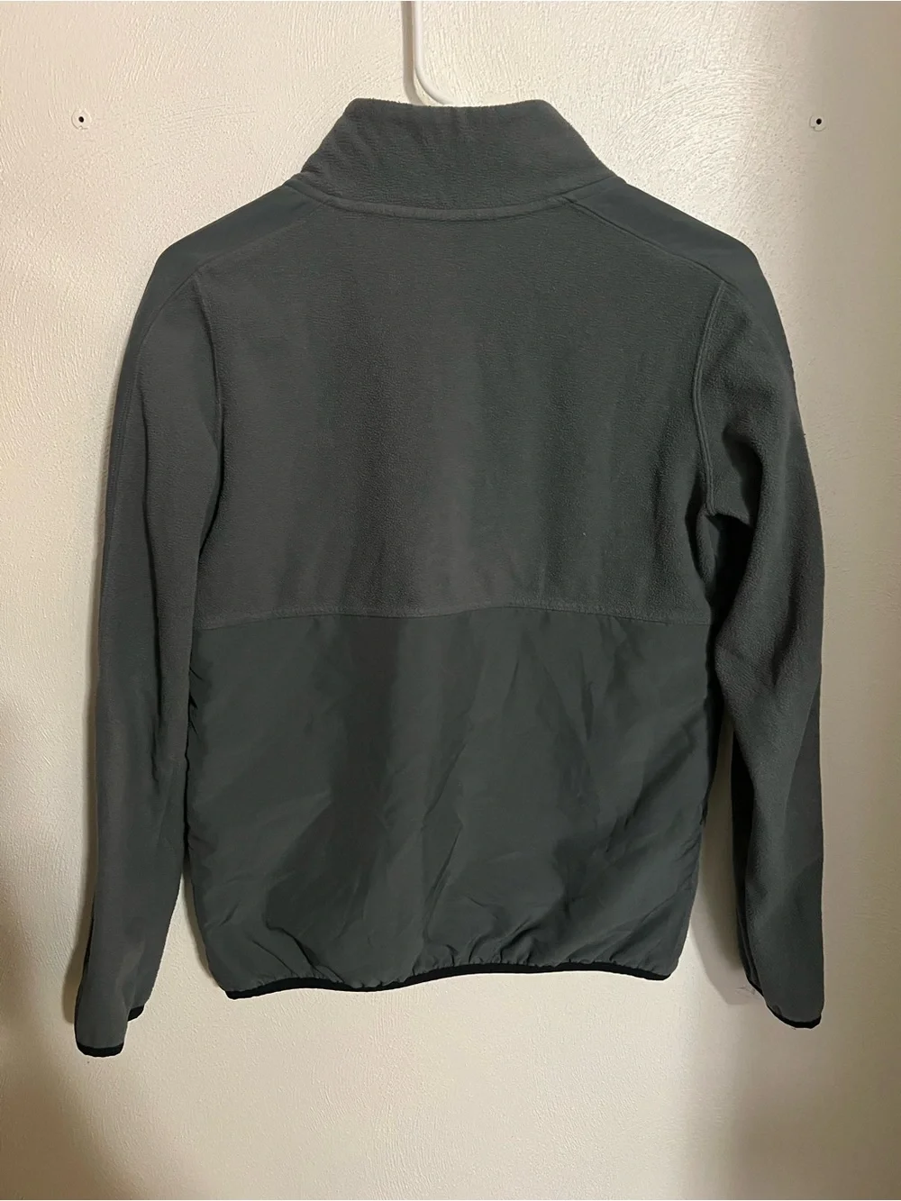 UNDER ARMOUR Classic Logo Athletic Front Pocket‎ Quarter Zip Grey Black Boys XL